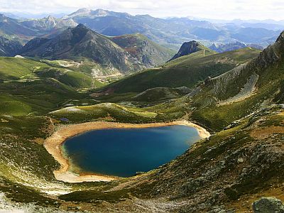 Walking paths around a lake in the Picos de Europa mountains in Spain. Original photo by Luisangel (see http://www.flickr.com/photos/luisangel/658919714/)